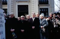 Februarie 1993 - Dezvelirea bustului lui Iuliu Maniu la sediul PNTCD - Corneliu Coposu, Serban Gheorghe 2