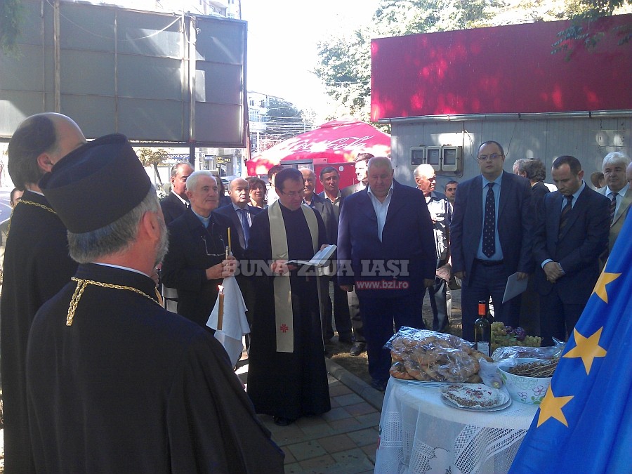 Statuia lui Corneliu Coposu din Iasi