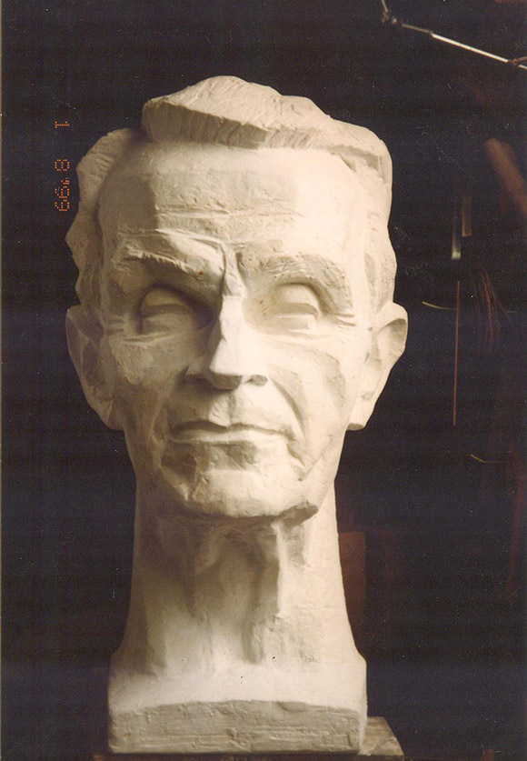 Bust Corneliu Coposu