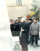 Februarie 1993 - Dezvelirea monumentului Iuliu Maniu de catre Corneliu Coposu