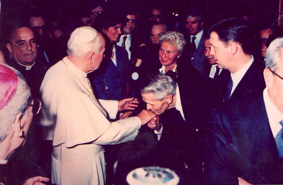 Corneliu Coposu impreuna cu Sanctitatea Sa, Papa Ioan Paul al II-lea
