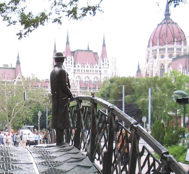 Statuie Imre Nagy Budapesta